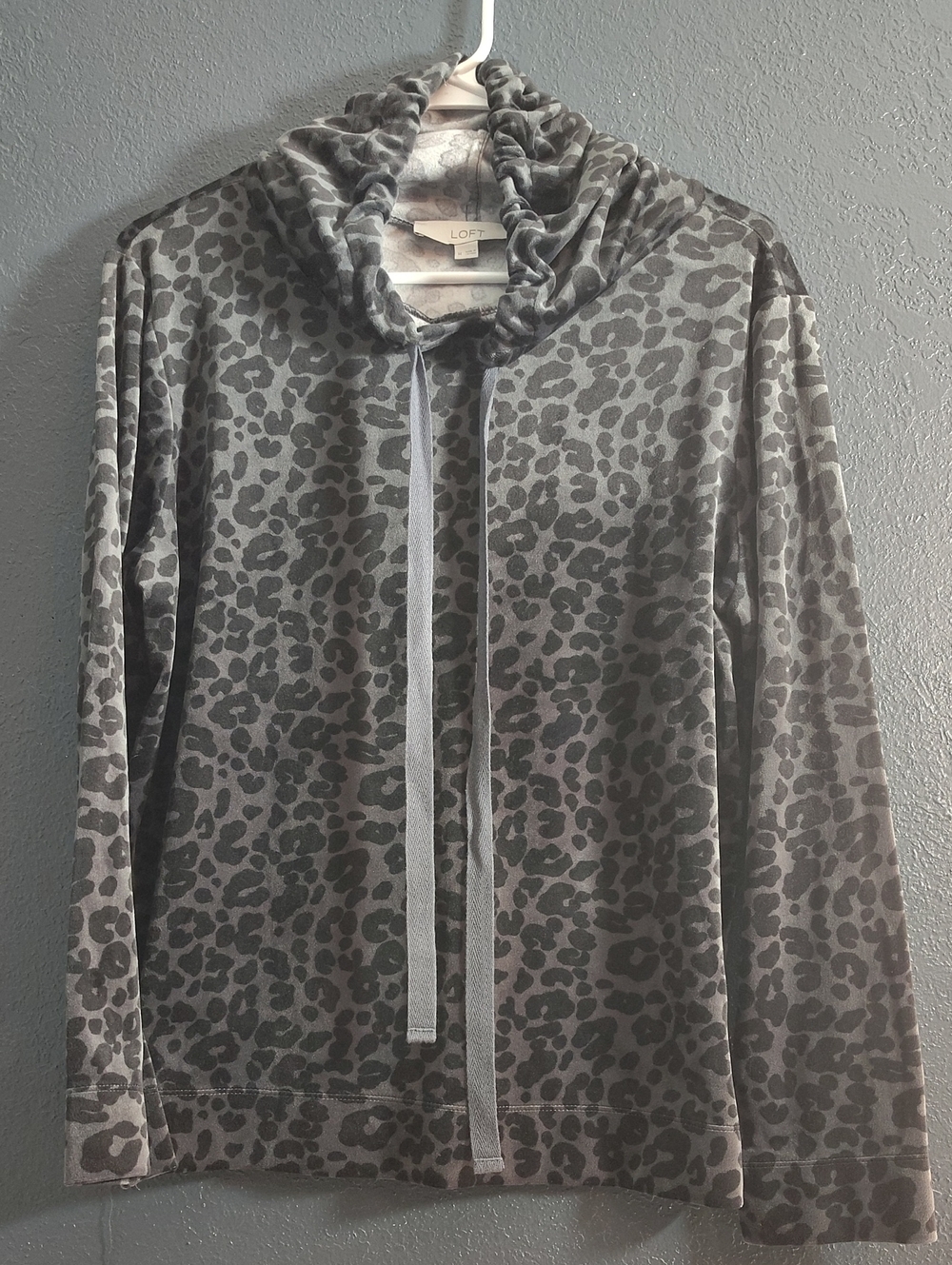 LOFT Gray Velour Leopard Pullover Hoodie Academia Whimsigoth Grunge Size Medium